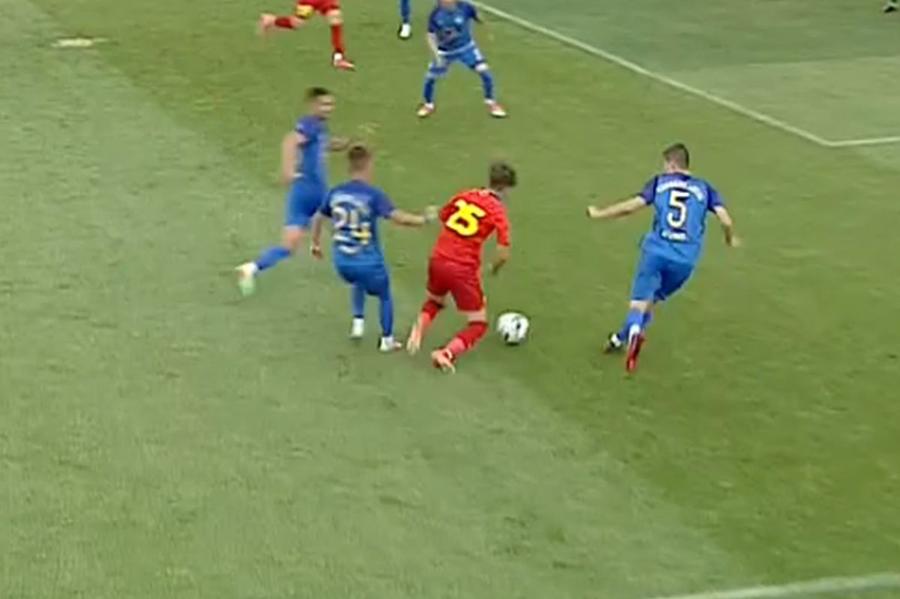 foto: captură DigiSport Un jucător de la FCSB 2, apostrofat de arbitru în barajul cu CS Afumați: „De ce faci d-astea?”