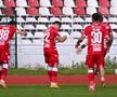 Sfidare la „oficială” » Imaginea zilei în Liga 1, la FC Argeș - Dinamo. Ce făceau fanii „câinilor” în acest timp