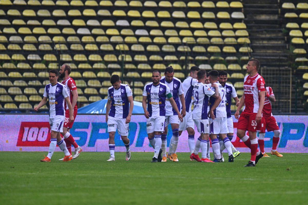 Sfidare la „oficială” » Imaginea zilei în Liga 1, la FC Argeș - Dinamo. Ce făceau fanii „câinilor” în acest timp