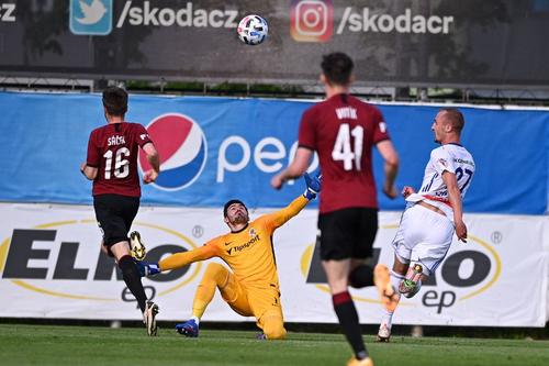 Florin Niță a fost titular în thriller-ul cu Mlada Boleslav. Sursă foto: Twitter Sparta Praga