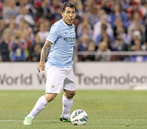 Carlos Tevez, în tricoul lui Manchester City