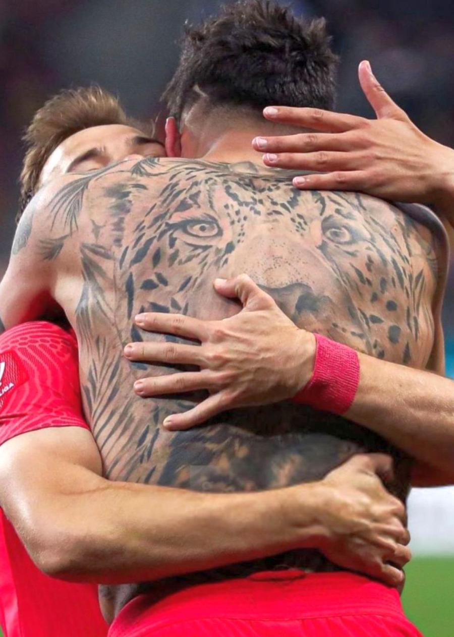 Îmbrățișarea dintre Coman și Olaru din FCSB - CFR Cluj, la care face referire MM Imaginea din FCSB - CFR Cluj care l-a impresionat pe MM Stoica: „Această fotografie zice multe de tot!”