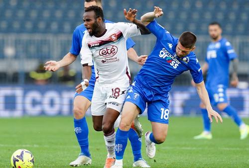 Retrogradat sezonul trecut cu Cagliari, Răzvan Marin (26 de ani) și-a asigurat permanența în Serie A, foto: Imago