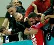 8 momente de după Dinamo - Steaua 3-0 » Poze de bucurie în fața galeriei steliste + „Haita salută armata” & „Bani și Ghezali sunt noii N&D” :D