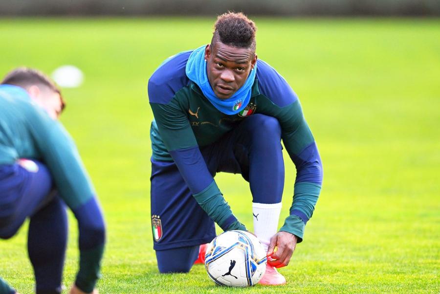 Balotelli, invitat în Giulești la centenarul de 101 ani!