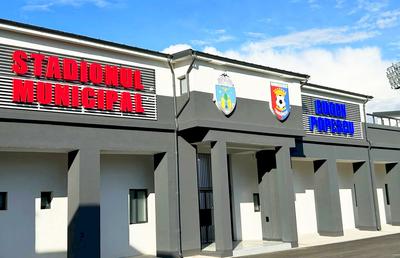 S-a infiltrat apa! Ce se întâmplă la stadionul din Târgoviște, cu 3 zile înaintea inaugurării + au oprit curentul de teamă să nu se curenteze muncitorii!