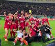 8 momente de după Dinamo - Steaua 3-0 » Poze de bucurie în fața galeriei steliste + „Haita salută armata” & „Bani și Ghezali sunt noii N&D” :D