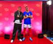 Kylian Mbappe și statuia lui de ceară / Foto: GettyImages