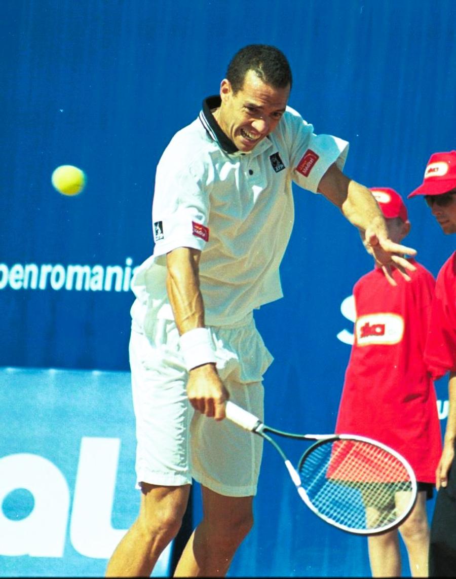 Younes El Aynaoi la București 2001, anul în care a cucerit titlul Foto: GSP/Alexandru Hojda Younes El Aynaoui, legendarul jucător de tenis din anii 2000, a discutat cu GSP: „Tinerii de azi pun accentul pe forță, au echipe de 3-4 oameni în jur”