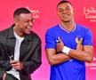 Kylian Mbappe și statuia lui de ceară / Foto: GettyImages