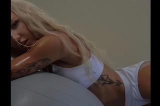 Starul din Premier League, cameraman la show-ul soției! Claudia e campioană națională la twerk