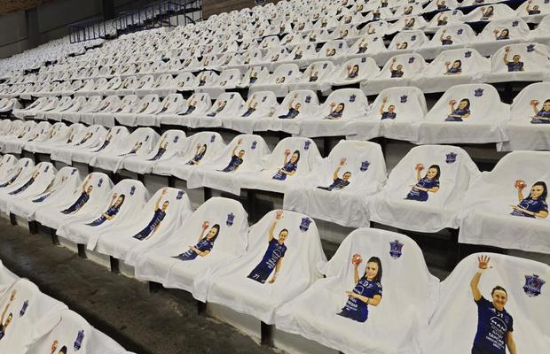 Scenografie nemaivăzută în handbalul românesc » Au avut parte de o surpriză superbă la ultimul meci jucat în fața propriilor suporteri