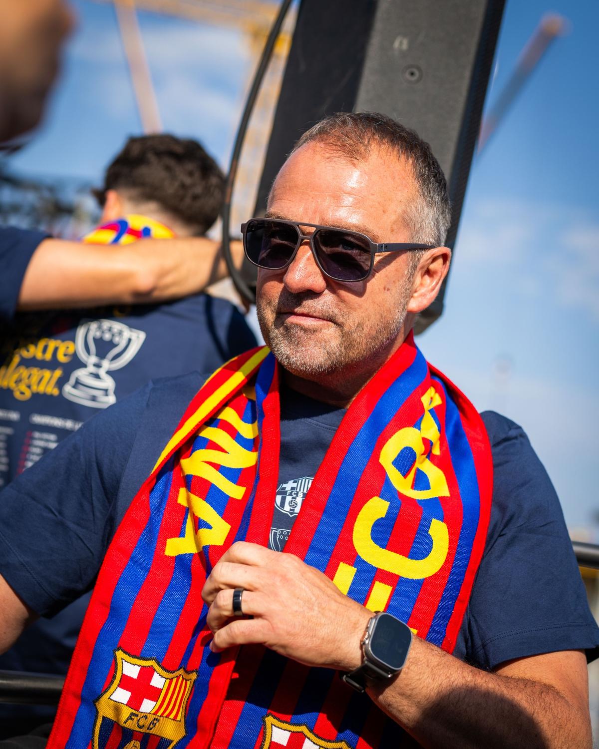 Barcelona a sărbătorit în stil mare titlul din LaLiga » 700.000 de oameni pe străzi, Lamine Yamal show și în autocar