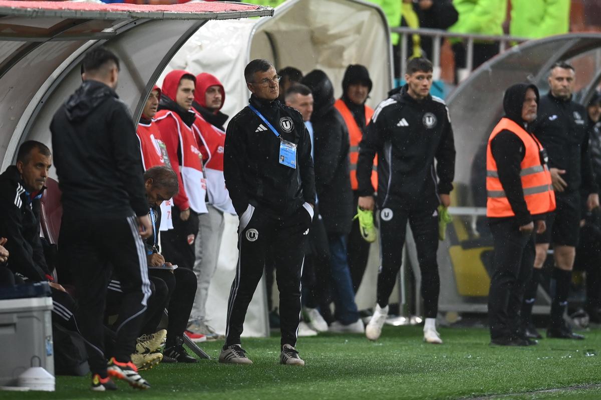 Dinamo intră la negocieri pentru 3 jucători din Superliga! Transferurile dorite de Kopic: unul este și în vederile lui Mircea Lucescu