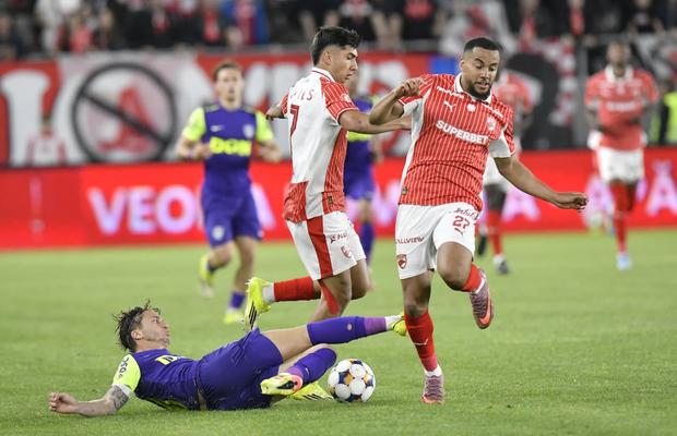 Dinamo încasează 750.000 de euro după plecarea titularului! „Câinii” au găsit deja înlocuitorul