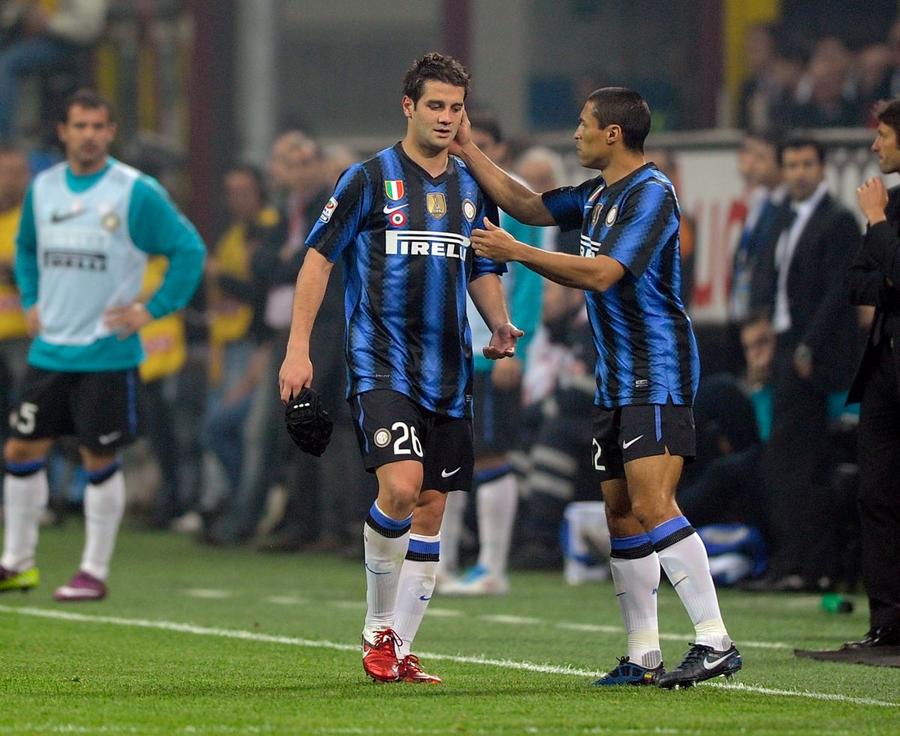 Cristi Chivu și Ivan Cordoba, într-un derby cu AC Milan jucat de Inter în aprilie 2011 / Foto: GettyImages Fostul coleg al lui Chivu dă verdictul: „N-a fost un pariu la Inter! Este perfect pentru un proiect pe termen lung”