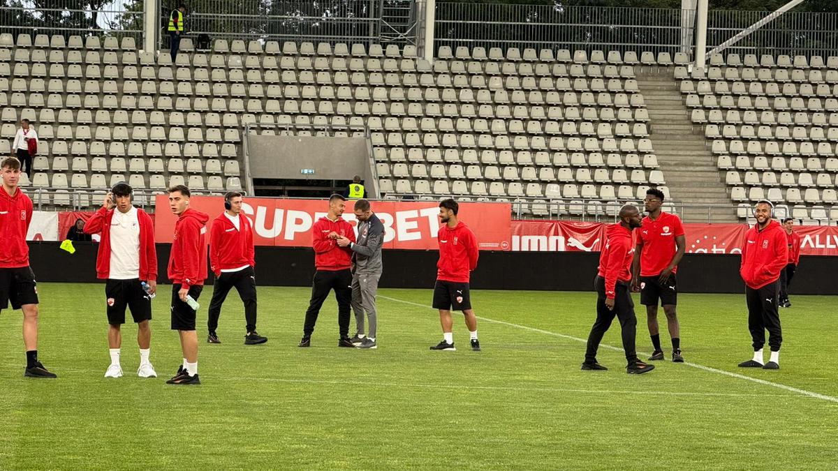 5 detalii de la Dinamo - CFR Cluj: ultrașii au continuat protestul împotriva siglei + Ce s-a întâmplat înainte de meci