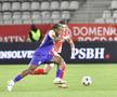 Tidiane Keita și Cătălin Cîrjan, Dinamo - CFR Cluj // foto: Cristi Preda (GSP)
