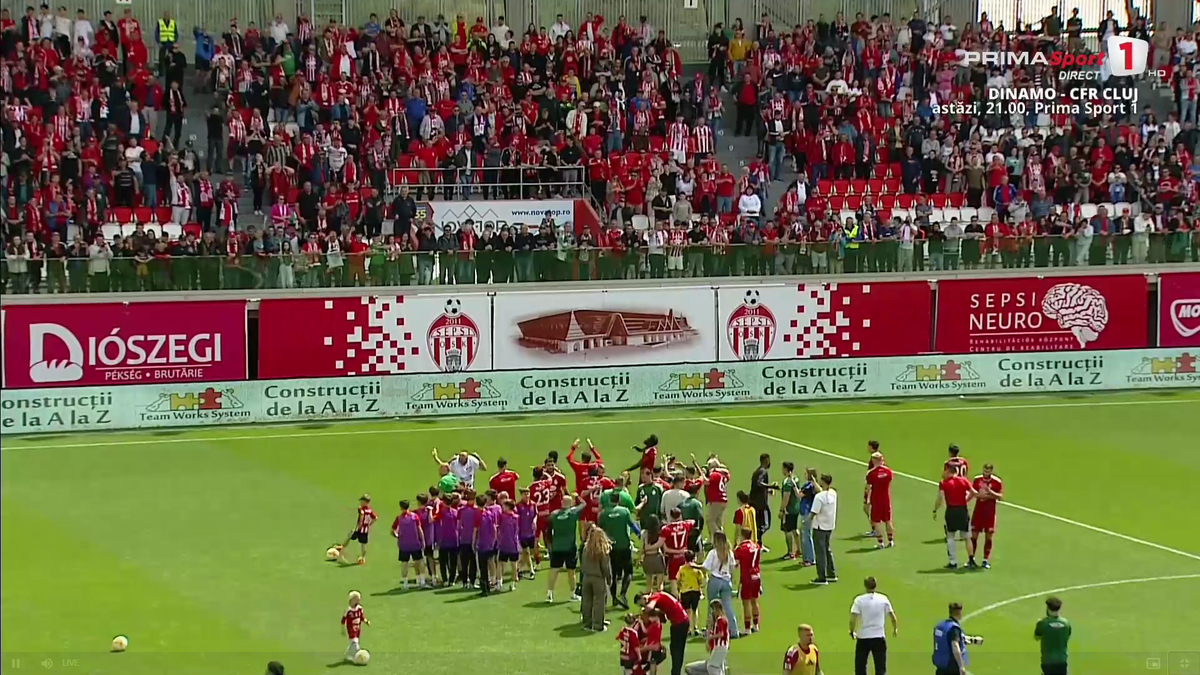 Sărbătoare așteptată 34 de ani! Corvinul a adus o bucurie imensă la Hunedoara: cele mai tari imagini