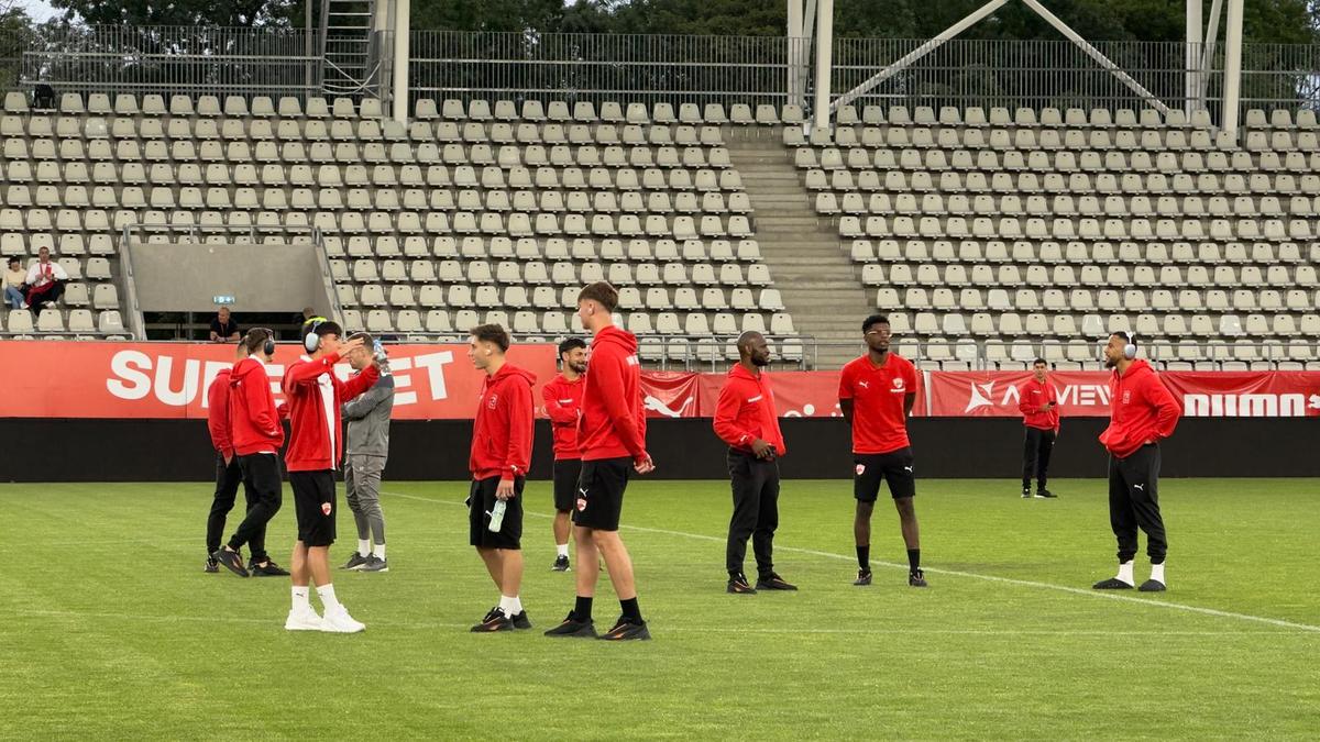 5 detalii de la Dinamo - CFR Cluj: ultrașii au continuat protestul împotriva siglei + Ce s-a întâmplat înainte de meci