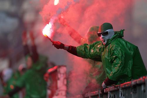 Un suporter al lui Wolfsburg astăzi, la meciul cu St. Pauli // foto: Guliver/gettyimages