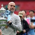 Pep Guardiola, cu trofeul Cupei Angliei // foto: Imago Images