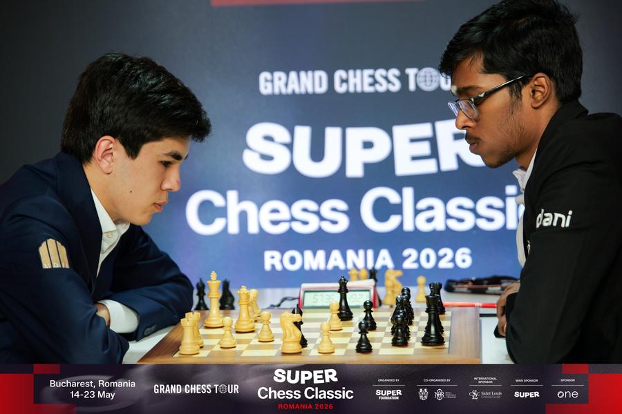 Primele victorii la Super Chess Classic România 2026: Praggnanandhaa, Keymer și Vachier-Lagrave conduc după runda a II-a