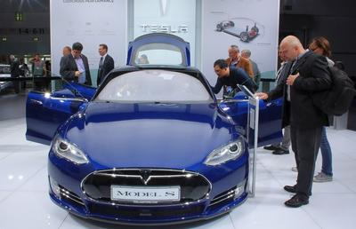 Tesla Model S are o autonomie record! Câți kilometri poți parcurge la o singură încărcare + care e prețul de pornire