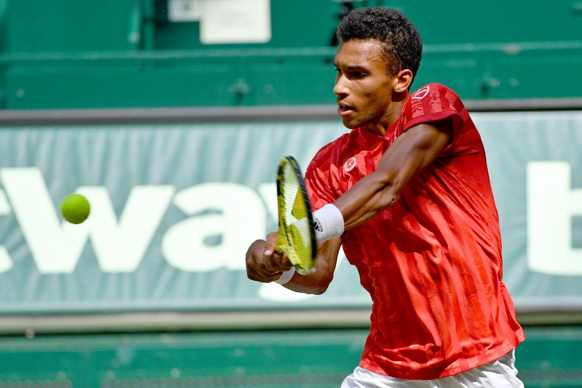 Surpriză majoră la Noventi Open » Roger Federer, de 10 ori campion la turneul din Halle, eliminat în turul 2!