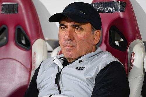 Farul a oficializat 4 transferuri în această vară, e vorba despre Nicolae Carnat, Rivaldinho, Marco Borgnino și Fabio Vianna. Toți au avut prestații mediocre cel puțin în ultimul sezon.
