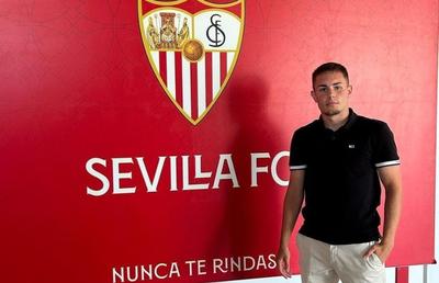 Surpriză! Câștigătoarea Europa League a transferat un fotbalist român: „E nerăbdător să joace pentru naționala noastră”
