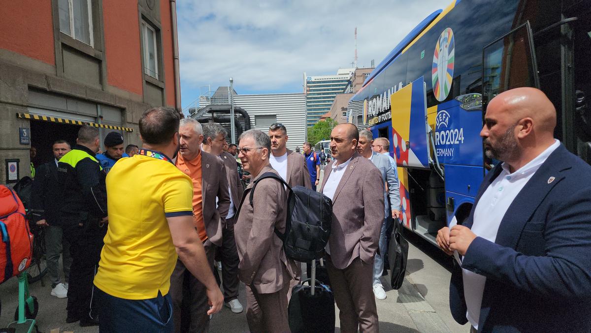 Naționala României a fost aşteptată de fani la gara din Munchen