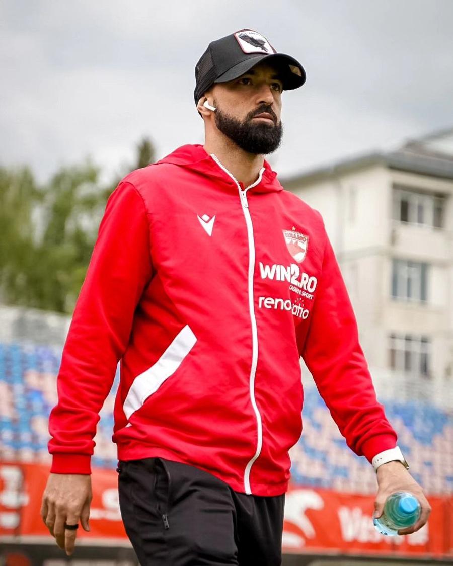 Gabriel Moura pleacă de la Dinamo, foto: Facebook Dinamo București Alt „divorț” neașteptat la Dinamo! Pleacă la dorința lui Kopic