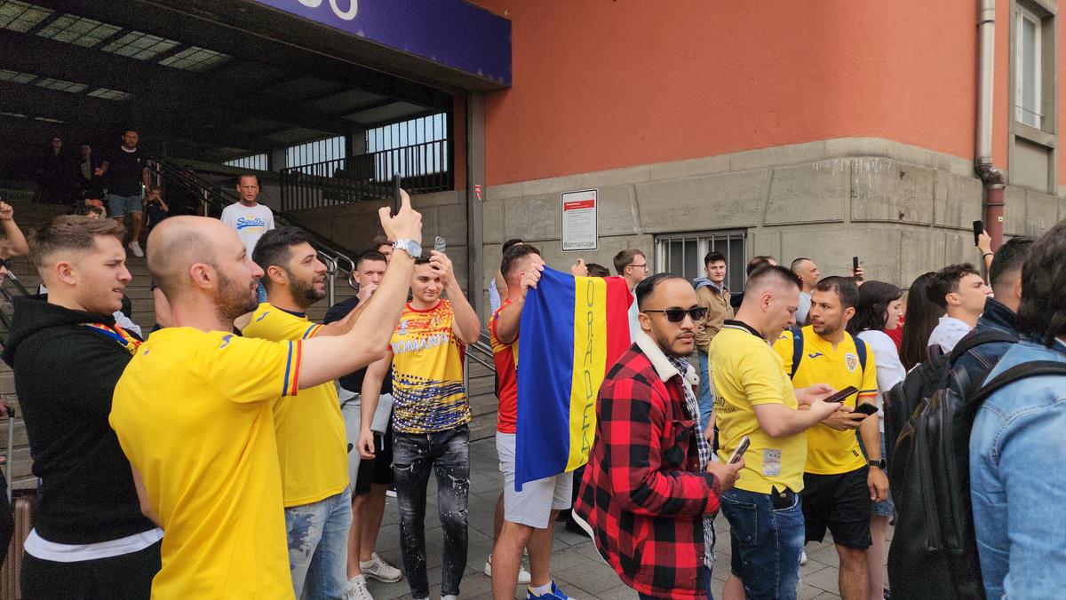 Naționala României a fost aşteptată de fani la gara din Munchen