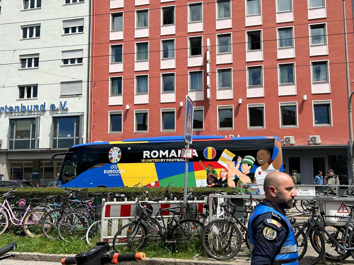 Naționala României a fost aşteptată de fani la gara din Munchen