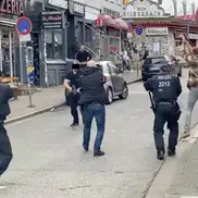 Incident major la Hamburg! A încercat să atace fanii cu un topor și a fost împușcat de Poliție. Foto: NDR