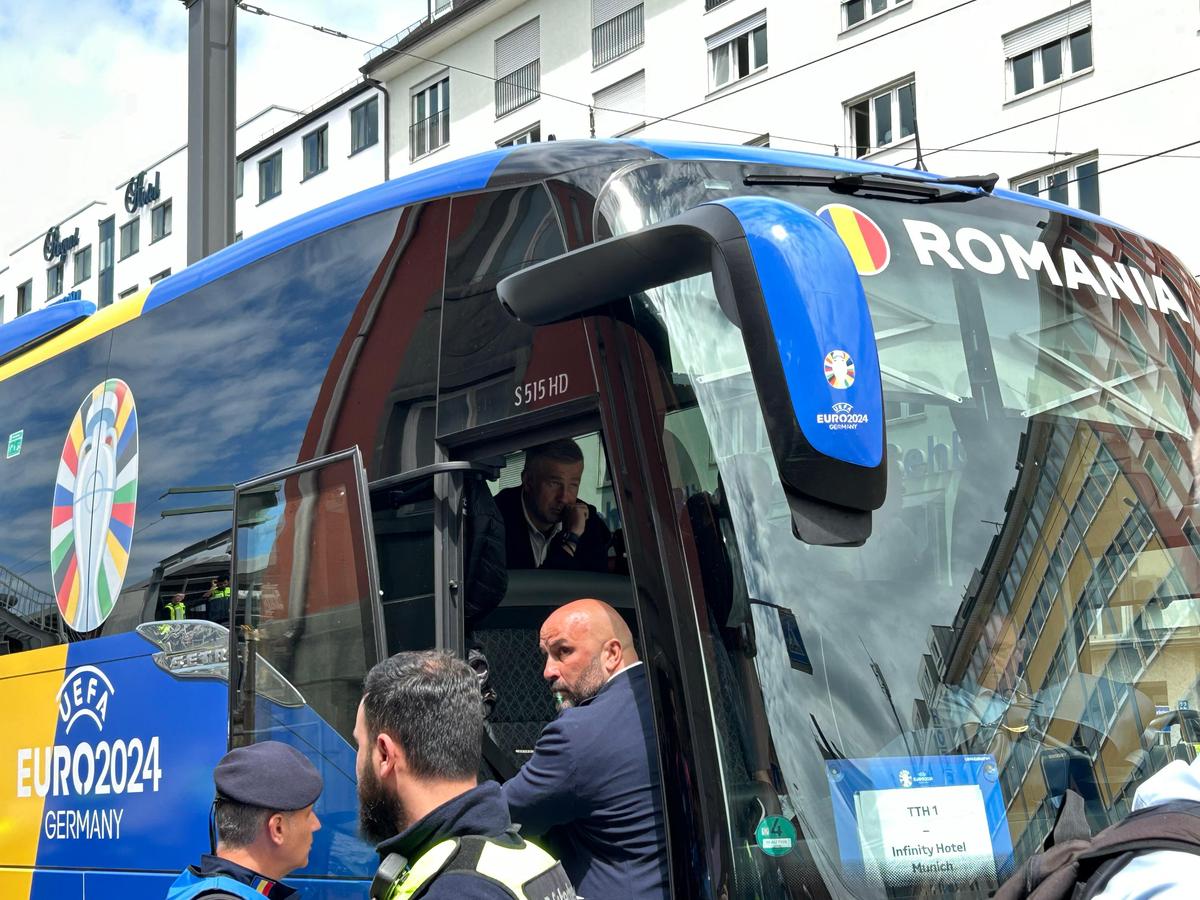 Naționala României a fost aşteptată de fani la gara din Munchen