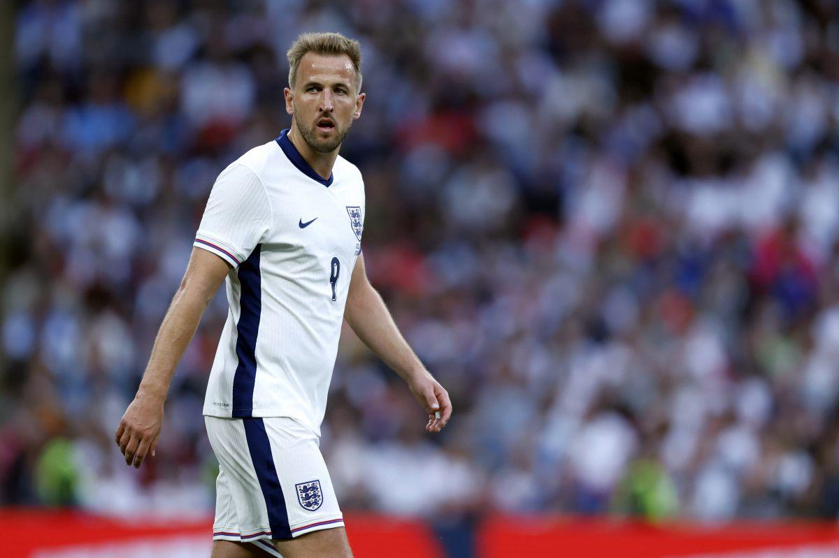 Au dezvelit astăzi statuia lui Harry Kane, ascunsă de ochii publicului în ultimii 4 ani! Fanii s-au amuzat: „De coșmar”