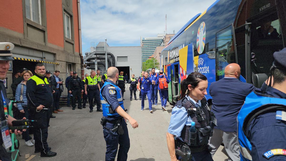 Naționala României a fost aşteptată de fani la gara din Munchen