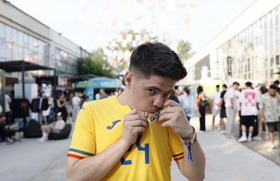 Unul dintre cei mai în vogă influenceri din România, mesaj superb pentru „tricolori” înainte de debutul la EURO: „Jucați pentru copilul din voi care a vrut să ajungă fotbalist!”