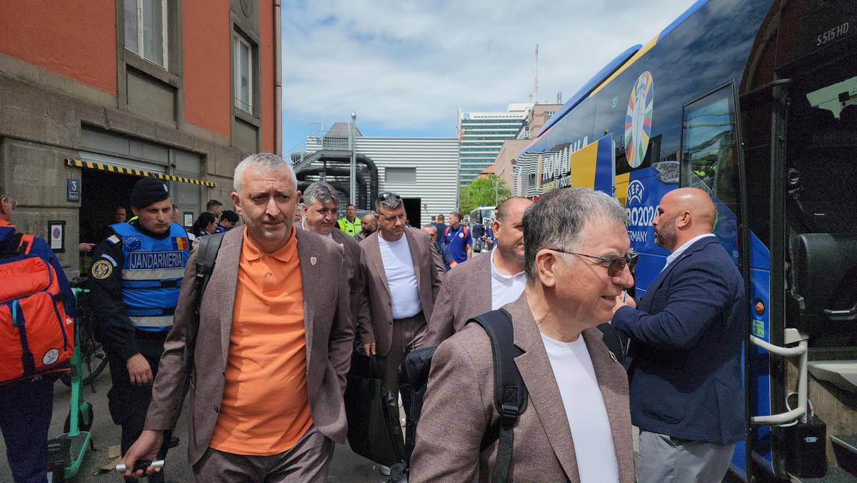 Naționala României a fost aşteptată de fani la gara din Munchen
