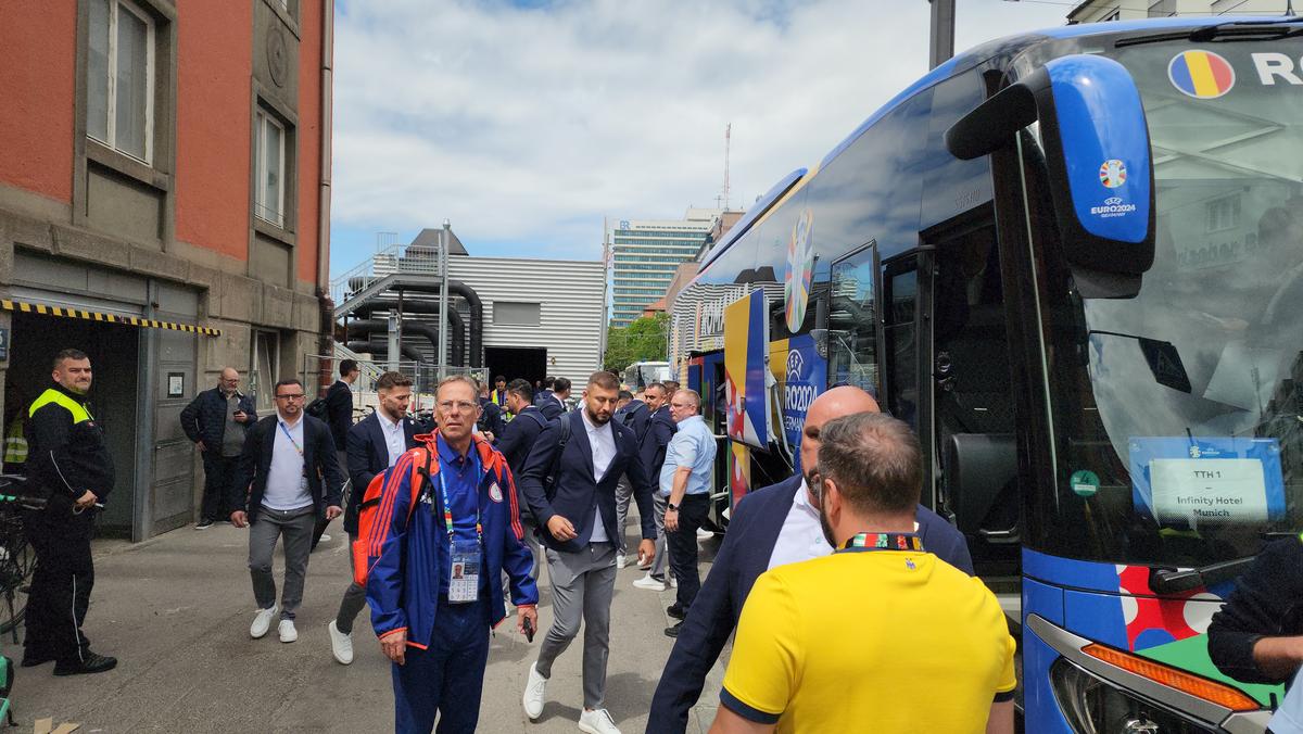 Naționala României a fost aşteptată de fani la gara din Munchen