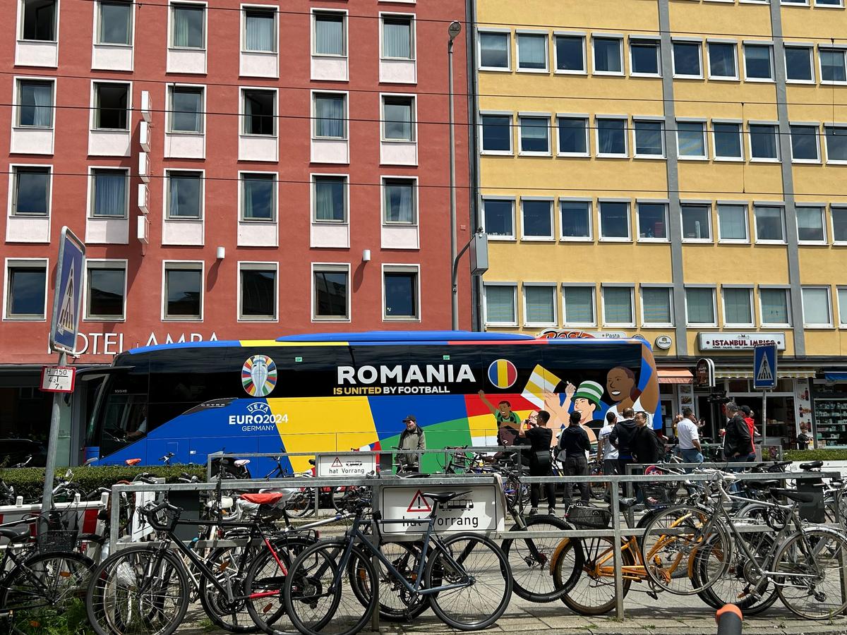 Naționala României a fost aşteptată de fani la gara din Munchen