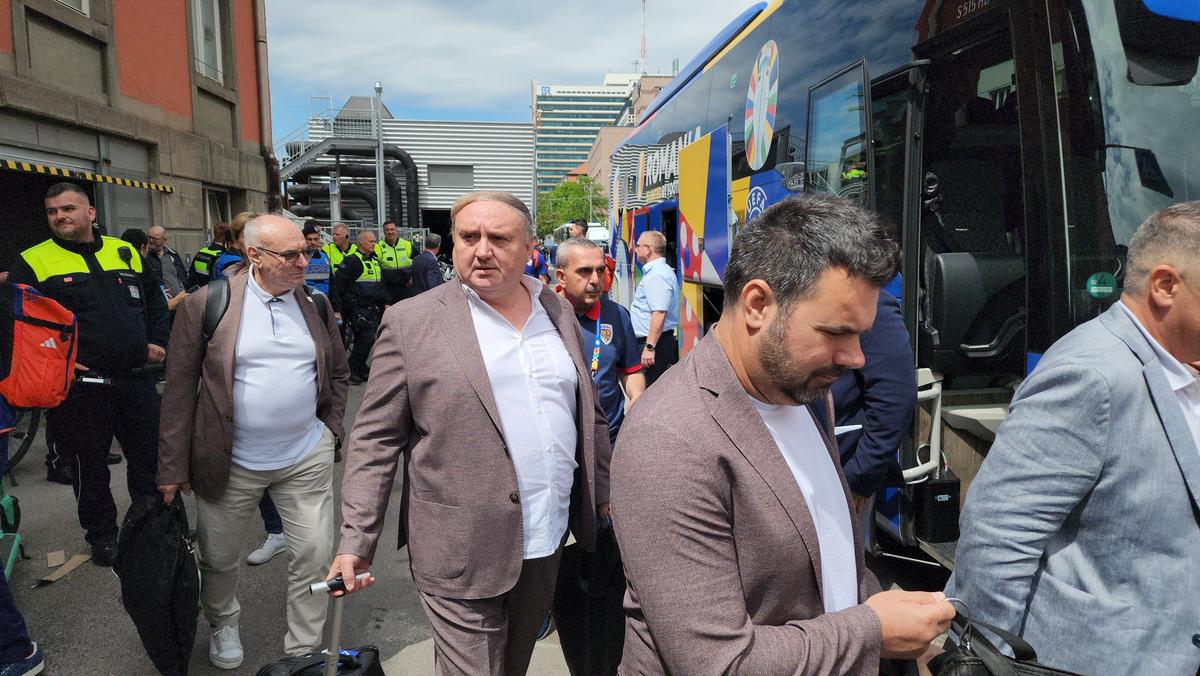 Naționala României a fost aşteptată de fani la gara din Munchen