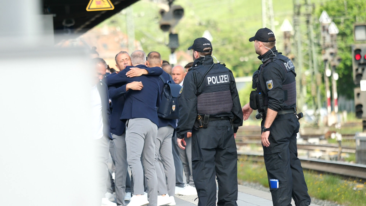 Cu trenul alături de națională, până la Munchen » Niciun minut de întârziere și condiții de top! Cine i-a driblat pe polițiști