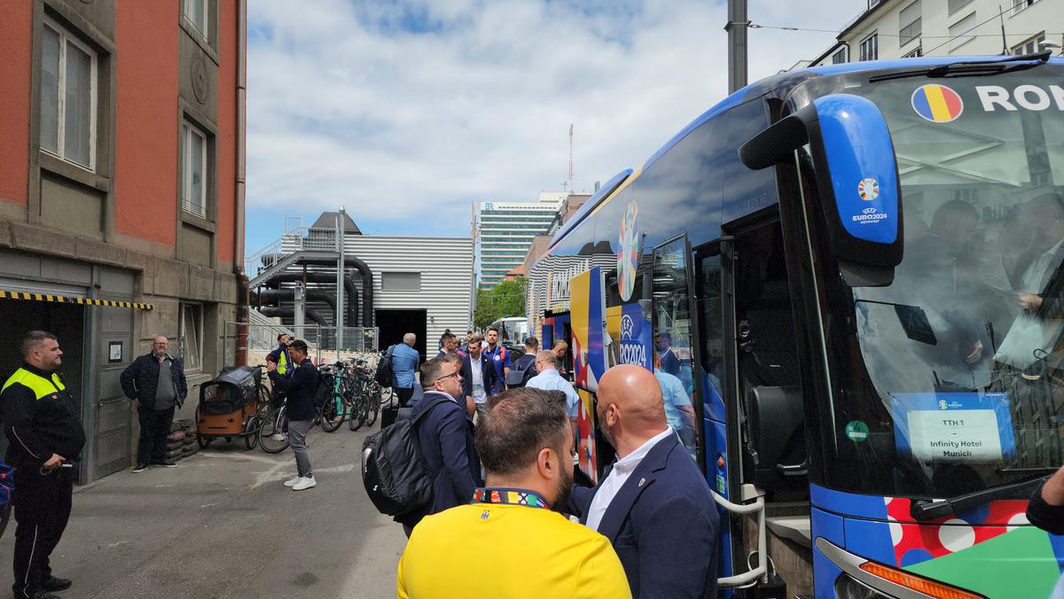 Naționala României a fost aşteptată de fani la gara din Munchen