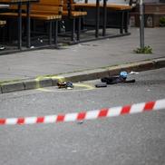 Agresorul deținea și un cocktail Molotov. FOTO: AXEL SCHMIDT / REUTERS