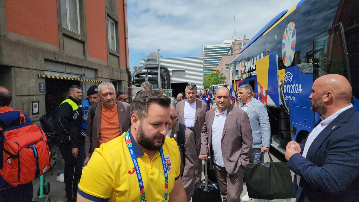 Naționala României a fost aşteptată de fani la gara din Munchen