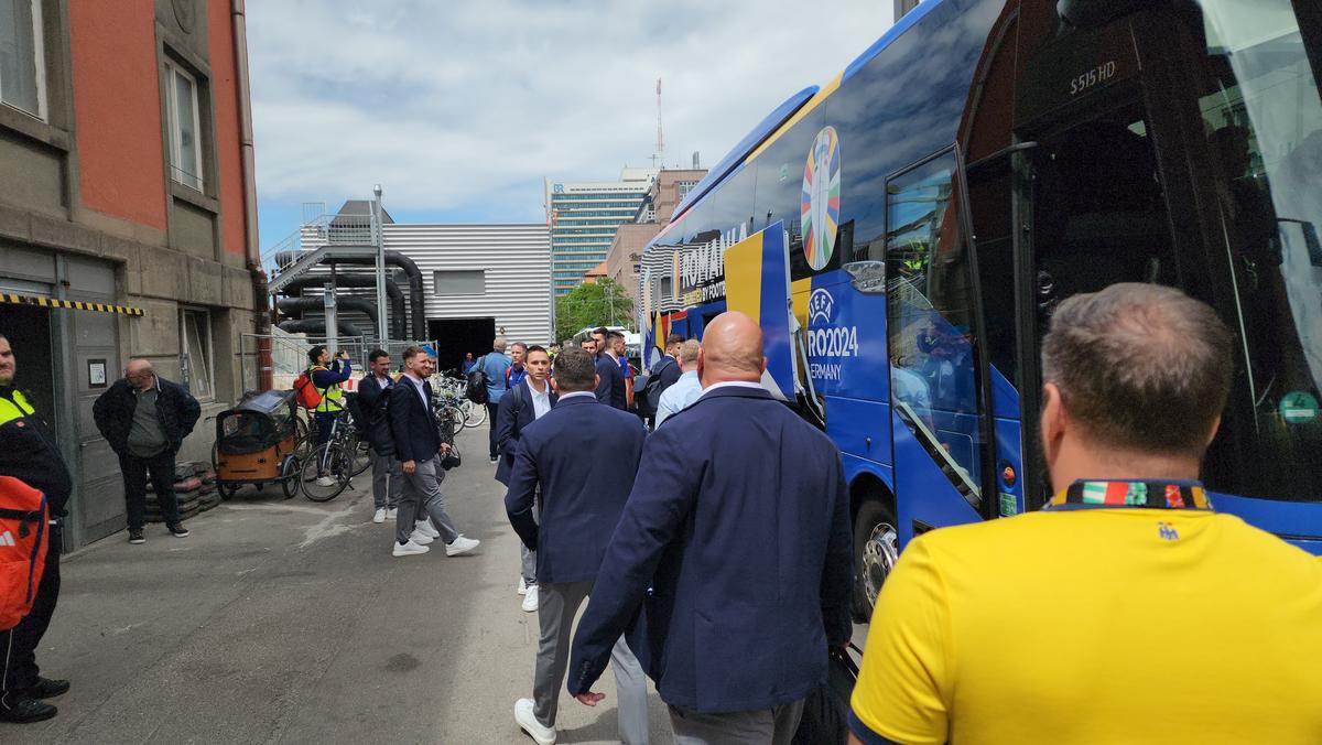 Naționala României a fost aşteptată de fani la gara din Munchen