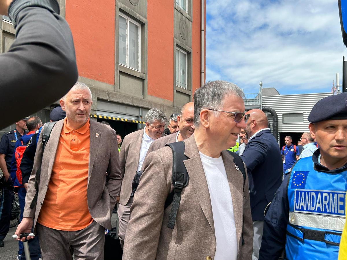 Naționala României a fost aşteptată de fani la gara din Munchen